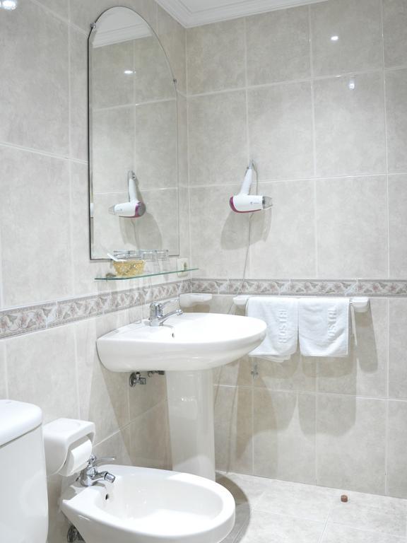 Hostal Paz Gondomar Quarto foto